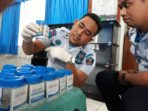 Cegah Pengguna Narkoba, Pegawai Dan Napi Rutan Tes Urin.