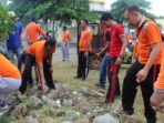 Wujudkan semangat Bakti Merah Putih WBP Lapas Kelas I Makassar kerja bakti.