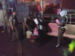 Dirazia Satpol PP, Penjual Miras di Neneurang Lari Terbirit-birit