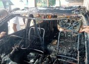 Kebakaran Hebat Hanguskan Mobil di Soppeng