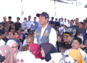 Gubernur perkenalkan Kadis ESDM di Acara Peresmian Jembatan Andalan