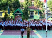 SDN 7 Salotungo Gunakan Bahasa Ganda dalam Upacara Bendera Mendapat Apresiasi 