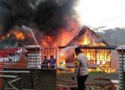 Si Jago Merah Melahap 9 Rumah di Soppeng, Kerugian Capai 1 Miliar