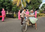 Polsek Marioriwawo Bagi Takjil untuk Masyarakat