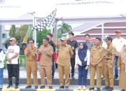 Wakil Bupati Soppeng Lepas 78 Peserta Gerak Jalan Indah dalam Rangka HUT Kemerdekaan RI