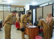 Pantau Kehadiran Pegawai, Pj Bupati Takalar Sidak Sejumlah Kantor OPD