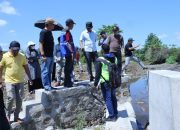 Pj Bupati Takalar Sidak Pengerjaan Proyek Rehab Bendung Lembang Loe