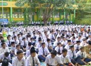 Pendidikan Karakter Melalui Ibadah Ratusan Murid SMPN 1 Watansoppeng Gelar Sholat Dhuha
