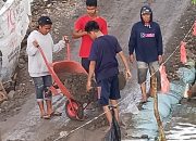 Lurah Salokaraja Pimpin Perbaikan Jembatan Darurat Pasca Hujan