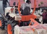 Pemkab Takalar Dapat Bantuan Traktor Empat Roda dari Kementan R