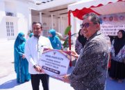 Bupati Takalar Dampingi Gubernur Sulsel Serahkan Bantuan kepada Masyarakat dan Pelaku UMKM