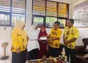 Wujud Empati, Disdikbud Soppeng Bantu Siswa Korban Kebakaran di Takalala