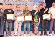Guru Soppeng Raih Penghargaan Penggerak Pendidikan Karakter Berbasis Budaya Lokal