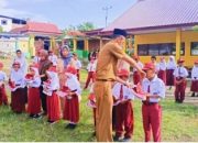 Wujudkan Janji Kampanye,Bupati Soppeng Bagikan Seragam Gratis ke 5.043 Siswa