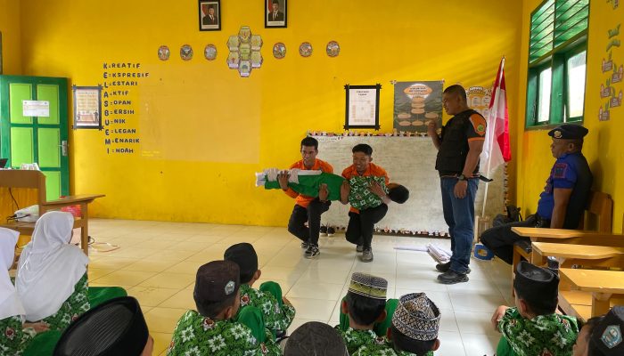 Santri Darunnaim Pesse Dilatih Tanggap Darurat Penanganan Cedera