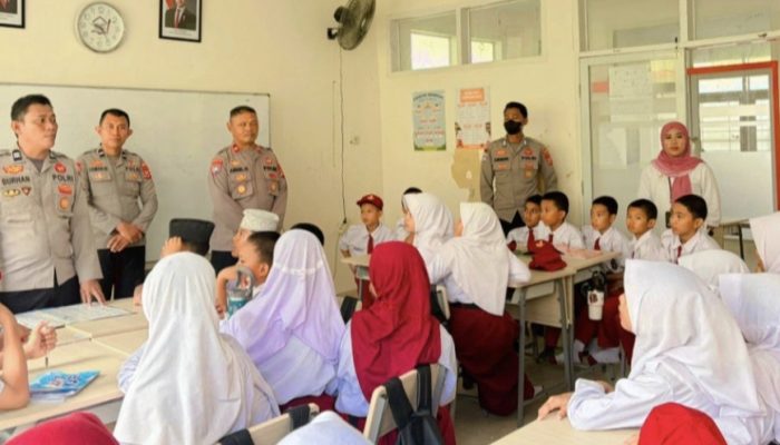 Arni Erjilla Apresiasi Sat Binmas, Murid SRT 64 Dibina Soal Keamanan dan Bullying