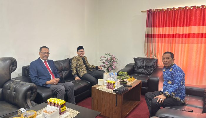 Dorong ASN Melek Literasi, Stafsus Menag Kunjungi Kemenag Soppeng