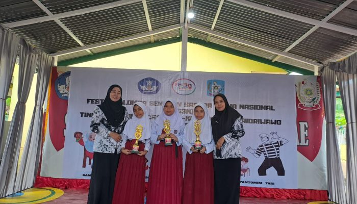 Juara Mendongeng, Astia Hayati Harumkan Nama Sekolah