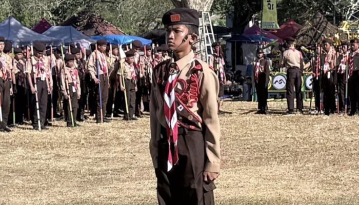 Siswa Berprestasi SRT 64 Soppeng Pimpin Upacara Pembukaan HUT Pramuka 