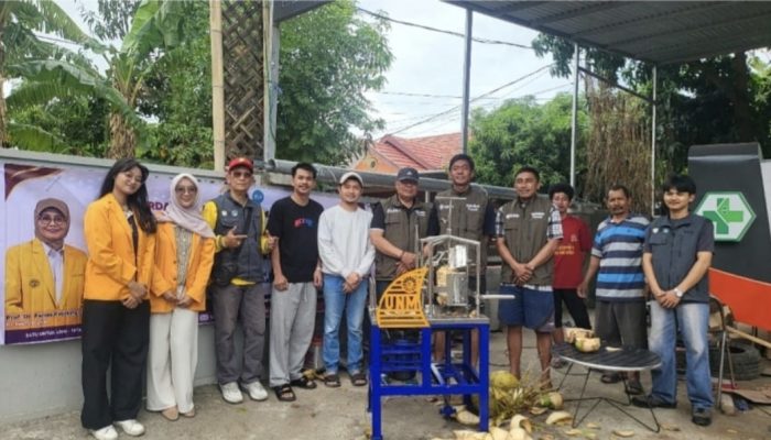 Pedagang di Jeneponto Kini Lebih Produktif PKM UNM Hadirkan Mesin Pengupas Kelapa