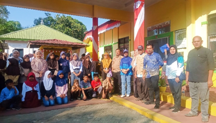 Camat Marioriwawo Andi Ahmad Masykur Lepas Siswa Sekolah Rakyat