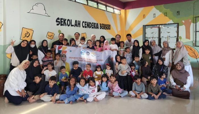 Bukan Sekadar Mural Dosen Arsitektur UNM Bangun Ruang Interaksi di Sekolah