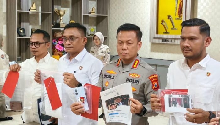Polda Sulsel Bongkar 11 Kasus Penipuan Online 22 Tersangka Diamankan Kerugian Capai Rp1,19 Miliar