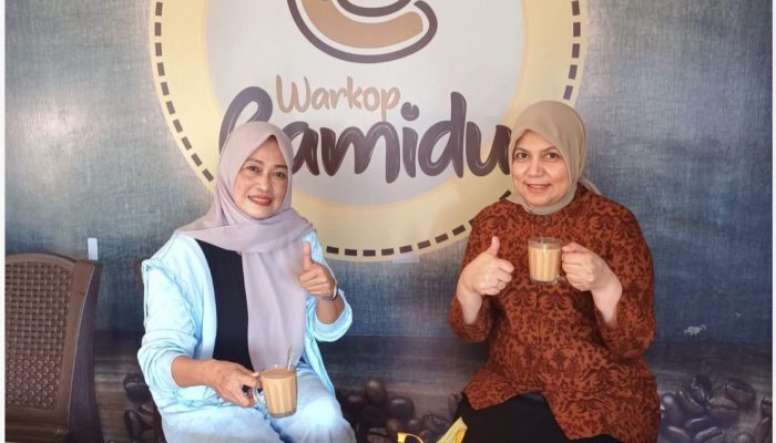 Sebelum ke RSUD Latemmamala dr. Salwa Ngopi Bareng Andi Wahda