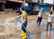 AKBP Rujiyanto Turun Tangan, Bantu Korban Banjir