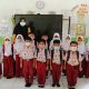 Kabut Asap Karhutla Ganggu Kualitas Udara Soppeng Kepsek SDN 165 Asanae Imbau Siswa Pakai Masker