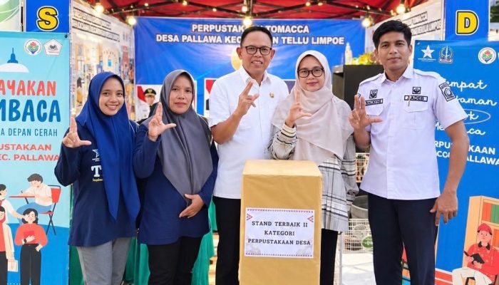 Dikunjungi Wabup Bone Perpustakaan Tomacca Desa Pallawa Sabet Juara 2 Stand Terbaik
